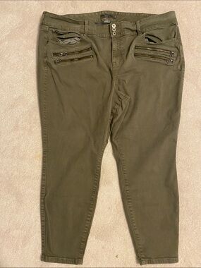 TORRID LIMITED EDITION Olive Green Super Soft Jegging Size 26 Regular